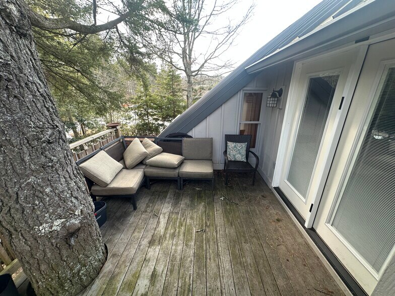 More Photos Of 430 Carolina Way, Highlands Flex For Sale