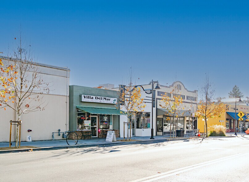 Primary Photo Of 111 S State St, Ukiah Restaurant For Sale