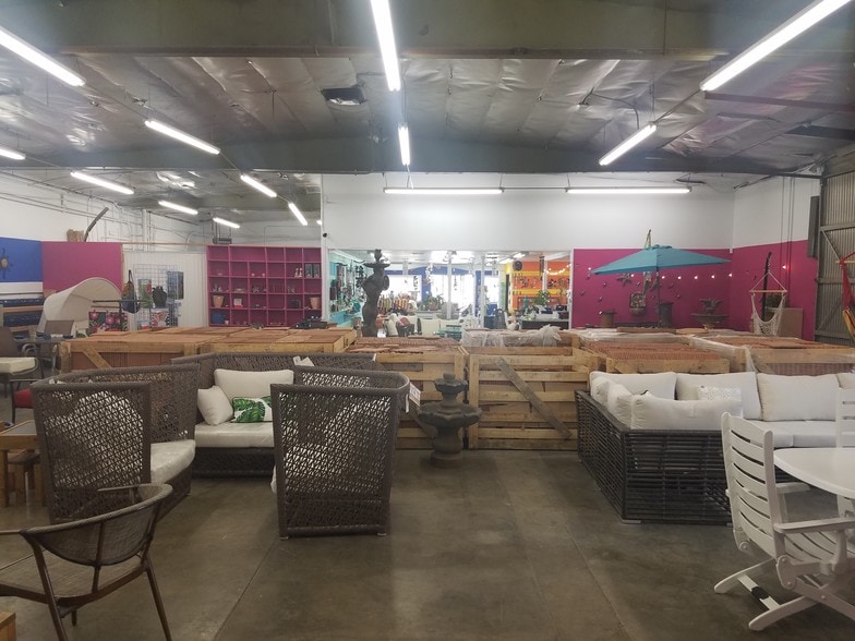 More Photos Of 964 W 9th St, Upland Unknown For Lease