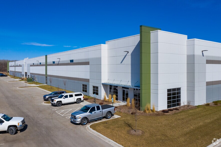 More Photos Of N102 W19300 Willow Creek Way, Germantown Warehouse For Lease