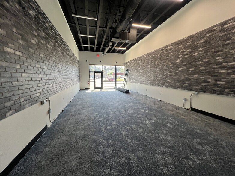 More Photos Of Highway 101 At Hemlock Ave, Coos Bay Unknown For Lease