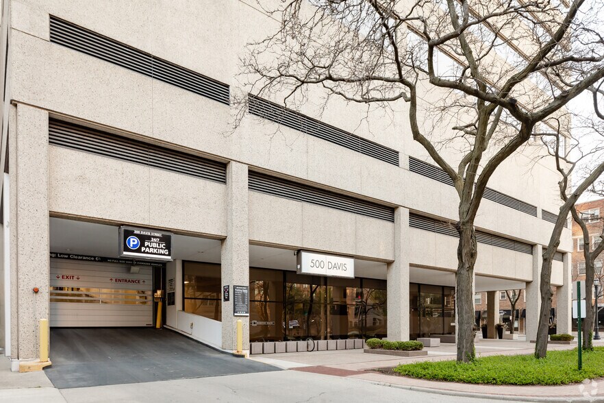 More Photos Of 500 Davis St, Evanston Office For Lease