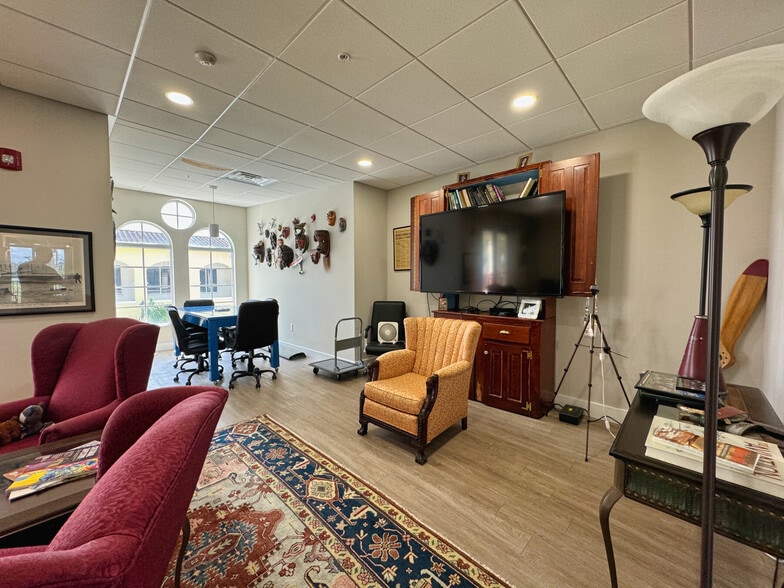 More Photos Of 3976 Destination Dr, Osprey Storefront For Sale