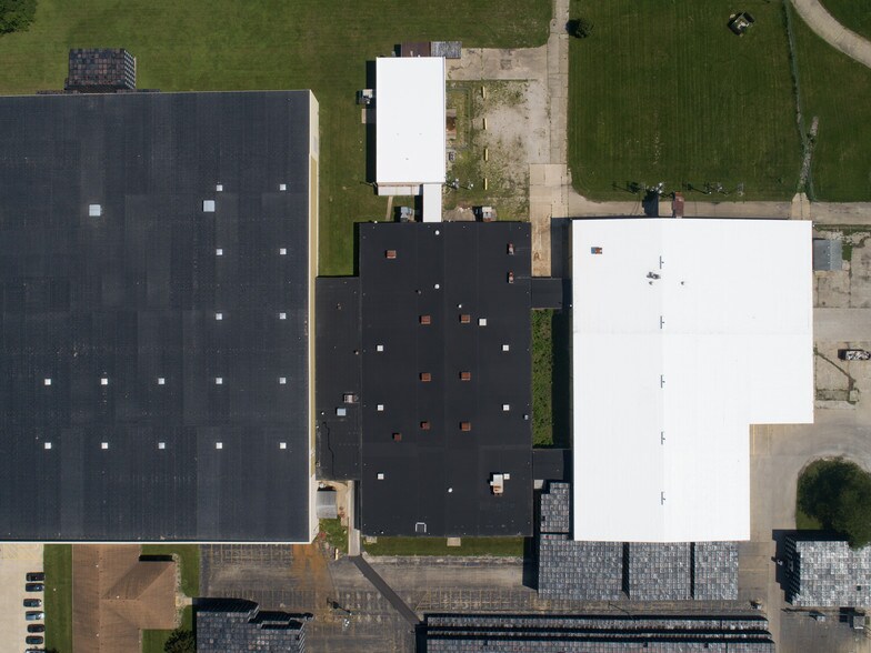 More Photos Of 1924 County Rd 3000 N, Rantoul Warehouse For Lease