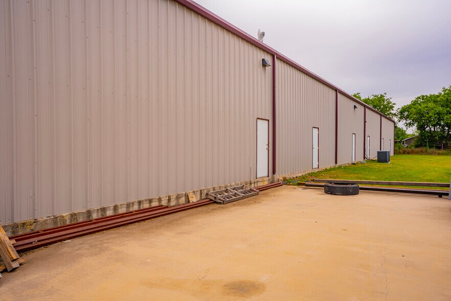 More Photos Of 113 METROTEX, Haslet Unknown For Lease