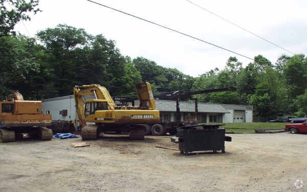 More Photos Of 457 Paterson Hamburg Tpke, West Milford Contractor Storage Yard For Lease