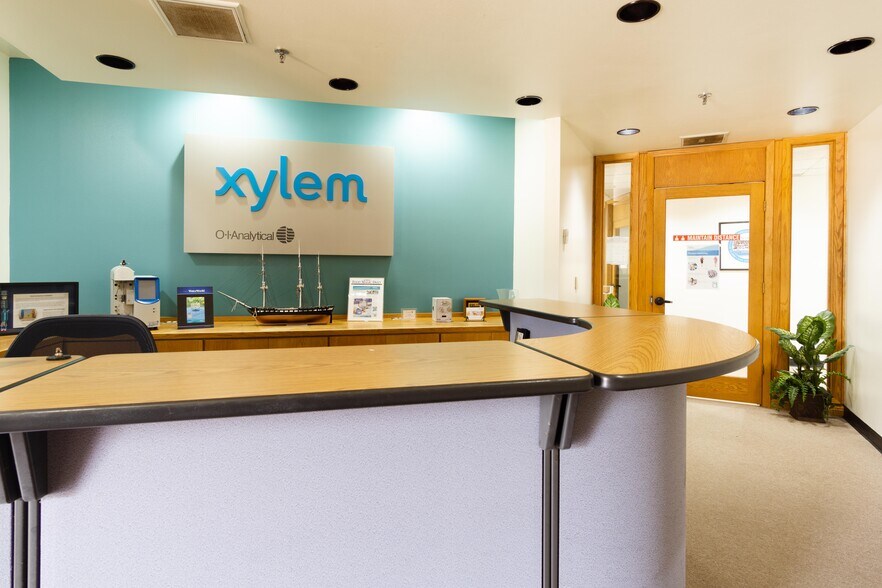 More Photos Of 151 Graham Rd, College Station Research And Development For Lease