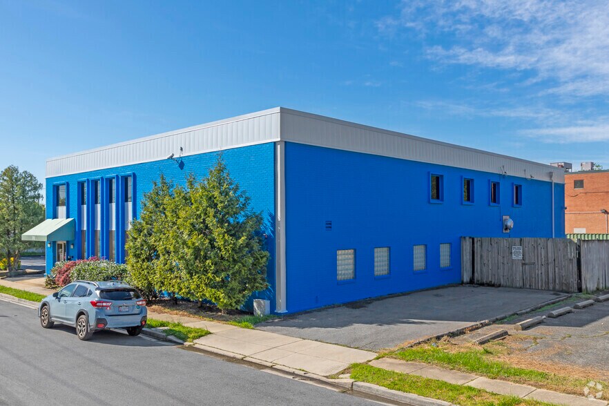 More Photos Of 312 Laurel Ave, Laurel Telecom Hotel Data Hosting For Lease