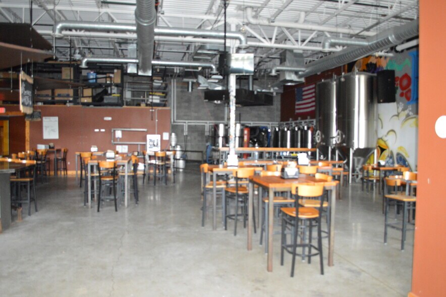 More Photos Of 52021-52045 Van Dyke Ave, Shelby Township Storefront Retail Office For Lease