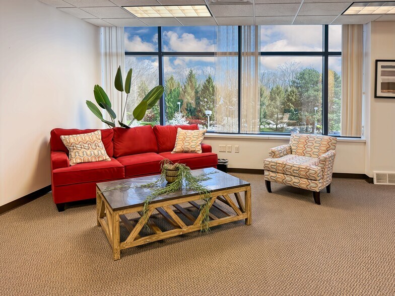 More Photos Of 625 Kenmoor Ave SE, Grand Rapids Coworking Space