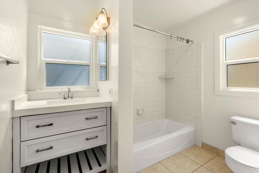 More Photos Of 1644 Monterey Blvd, Hermosa Beach Multifamily For Sale