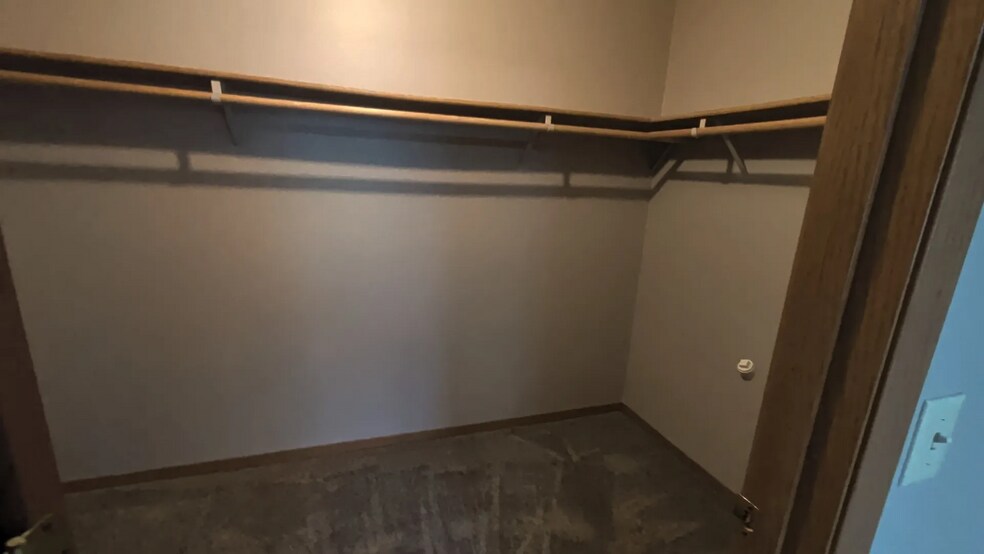 More Photos Of 412-418 2nd Ave, Canistota Apartments For Sale