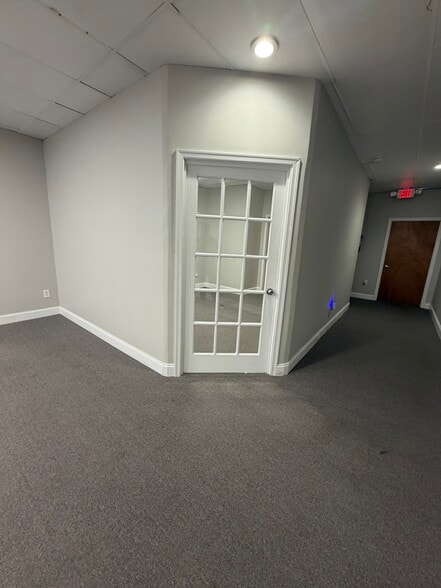 More Photos Of 493 Domino Ln, Philadelphia Storefront For Lease
