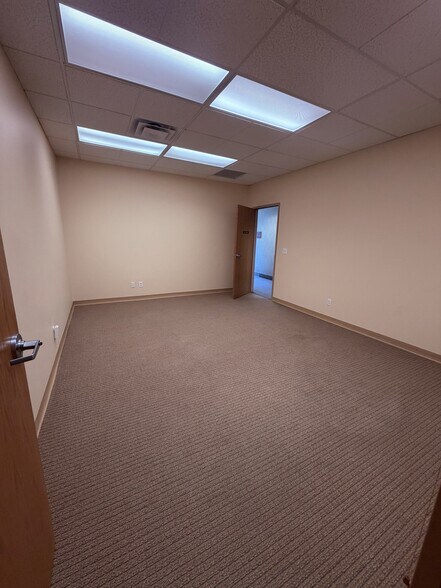 More Photos Of 15435 Gleneagle Dr, Colorado Springs Medical For Lease