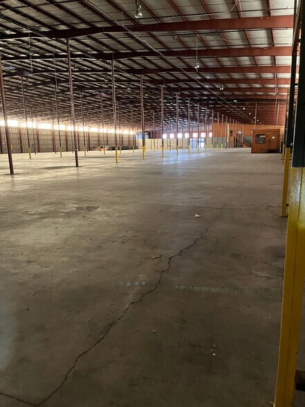 More Photos Of 3720 NE 33rd St, Ocala Warehouse For Sale
