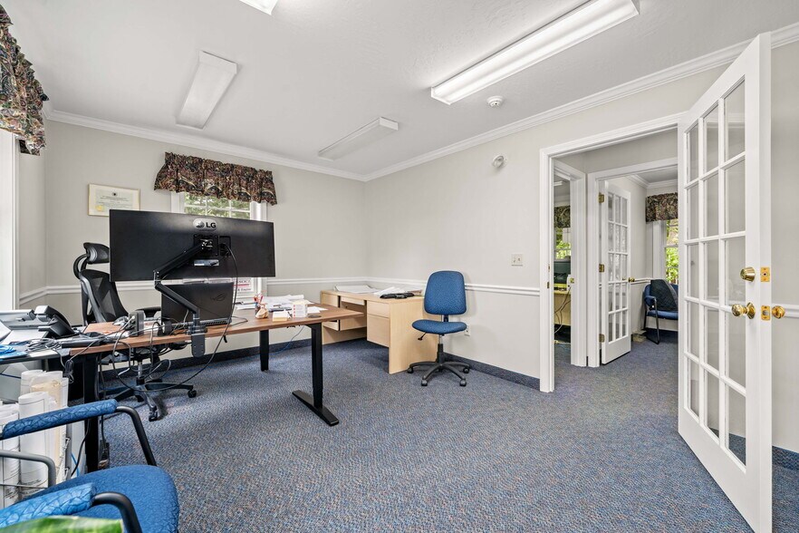More Photos Of 15 Garden Rd, Plaistow Office For Sale