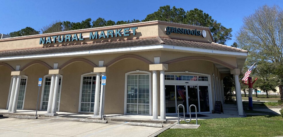 Primary Photo Of 1915 Eastwest Pky, Fleming Island Supermarket For Sale