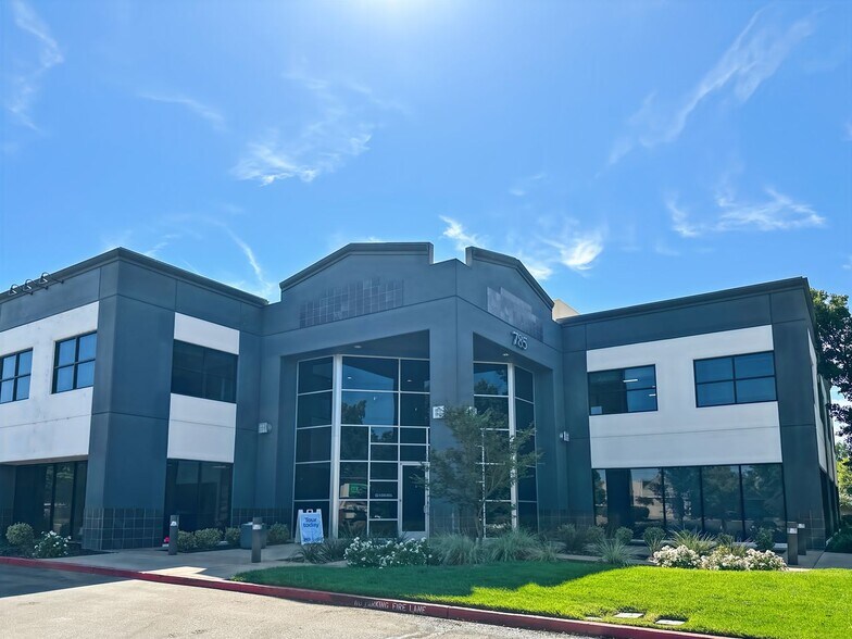 More Photos Of 785 Orchard Dr, Folsom Coworking Space