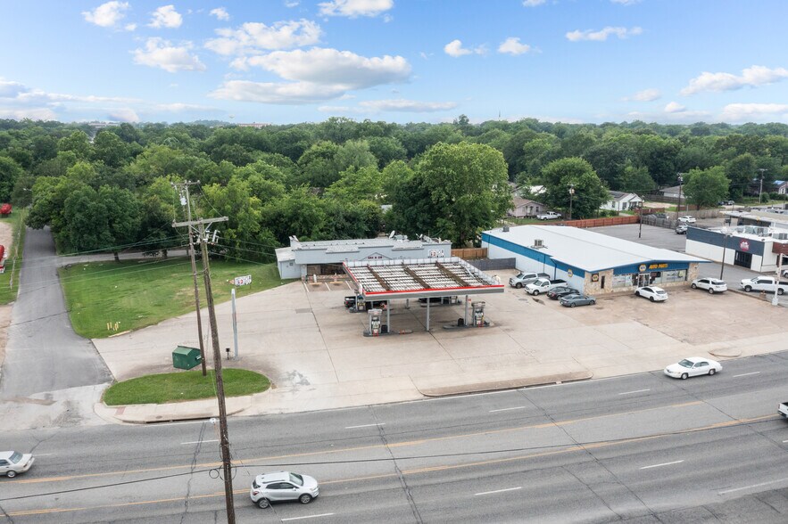 More Photos Of 401 N Timberland Dr, Lufkin Freestanding For Sale