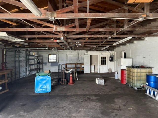 More Photos Of 1520 N Nova Rd, Daytona Beach Manufacturing For Lease