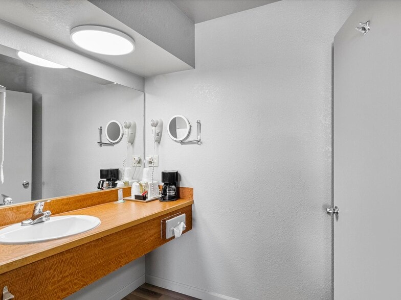 More Photos Of , Hawthorne Hospitality For Sale