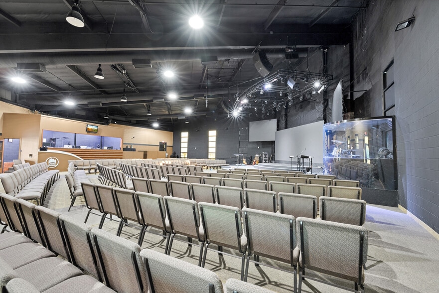 More Photos Of 17180 Soledad Canyon Rd, Canyon Country Religious Facility For Sale