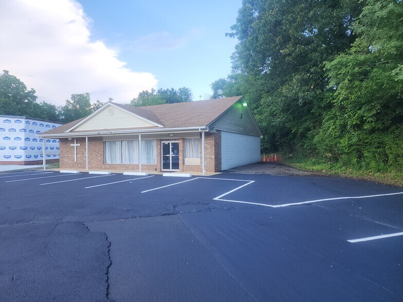 More Photos Of 3597 Amherst Hwy, Monroe Office For Sale