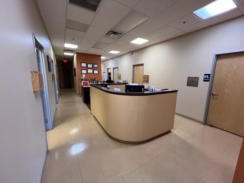 More Photos Of 17100 N 67th Ave, Glendale Medical For Lease