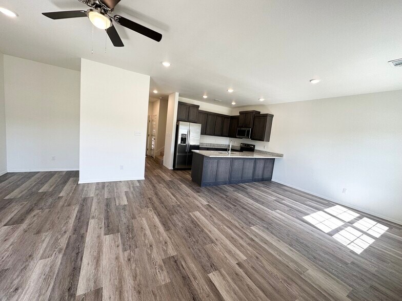 More Photos Of 959 S Rupple Rd, Fayetteville Multifamily For Sale
