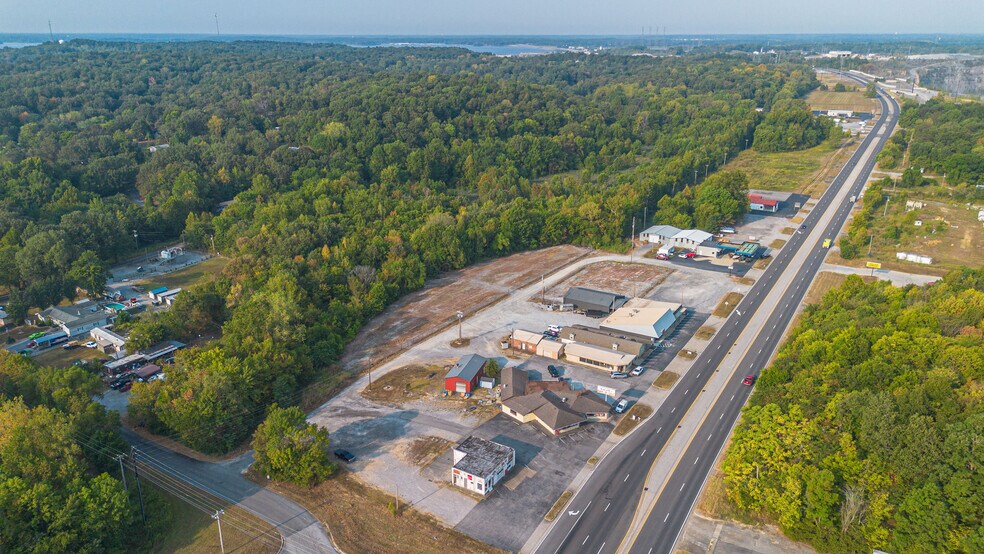 More Photos Of 728 US Highway 62, Grand Rivers Specialty For Sale