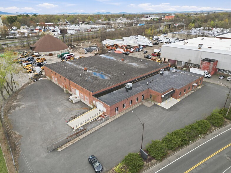 More Photos Of 120 Tapley St, Springfield Warehouse For Lease