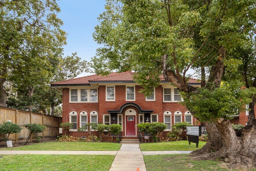 More Photos Of 708 Sul Ross St, Houston Office Residential For Sale