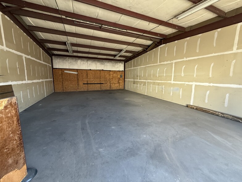 More Photos Of 1602 Combee Rd, Lakeland Warehouse For Lease