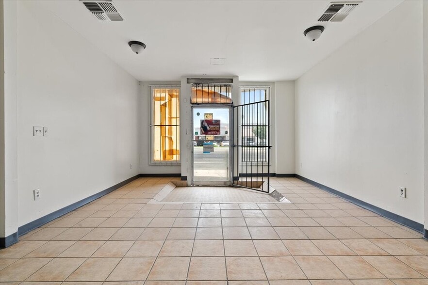 More Photos Of 1305 N Chester Ave, Bakersfield Storefront Retail Office For Lease