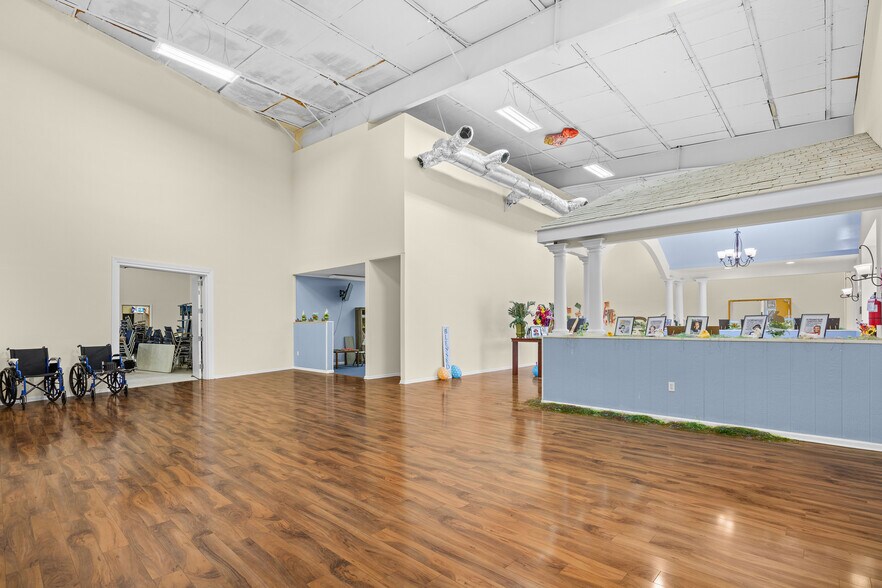 More Photos Of 69 Jessamine Ave, Georgetown Flex For Lease