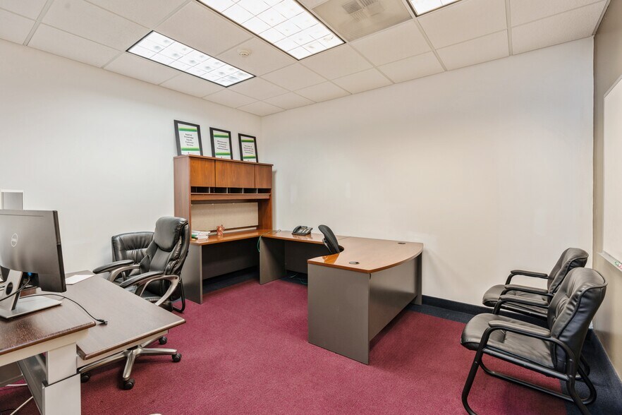 More Photos Of 2200 Gannett Ave, Des Moines Office For Sale