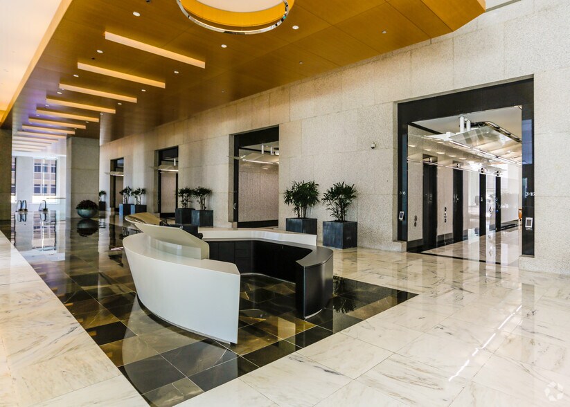 More Photos Of 200 S Biscayne Blvd, Miami Coworking Space