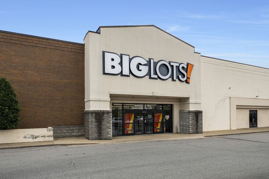 More Photos Of 5560 Nolensville Pike, Nashville Department Store For Lease