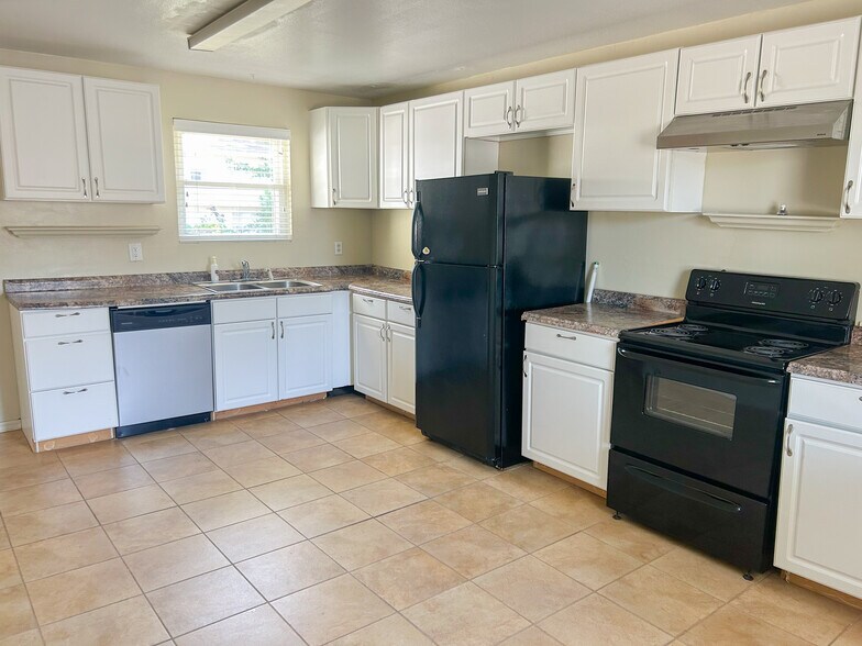 More Photos Of 14 Ferry Ave, Saraland Office For Lease