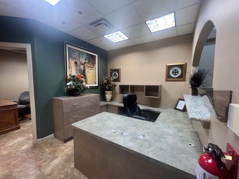 More Photos Of 18275 N 59th Ave, Glendale Office For Sale