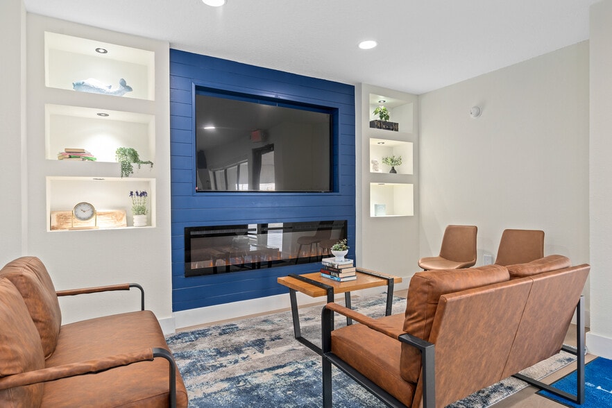 More Photos Of 3956 W Colonial Dr, Orlando Hotel For Sale