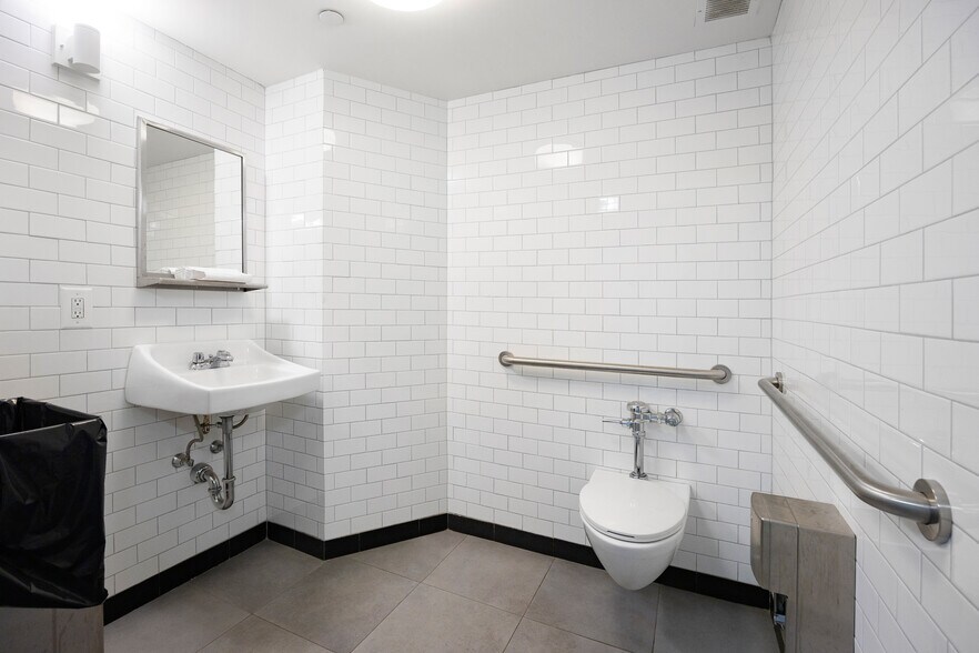 More Photos Of 37 Bridge St, Brooklyn Apartments For Sale