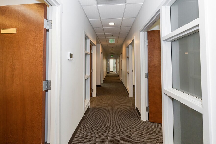 More Photos Of 8820 59th Ave SW, Lakewood Office For Lease