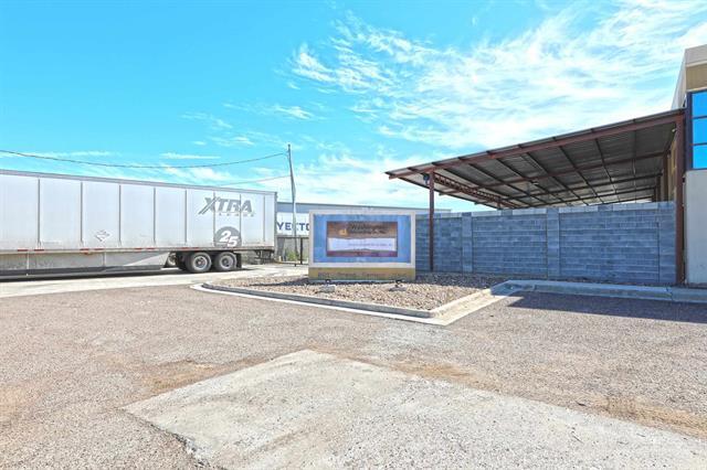 More Photos Of 301 Grand Central Blvd, Laredo Warehouse For Lease