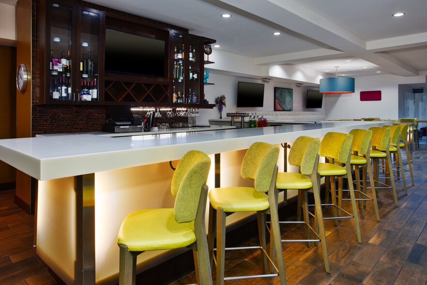 More Photos Of 1300 Cinema Way, Benton Harbor Hotel For Sale