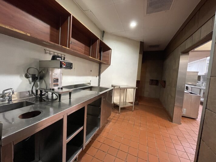 More Photos Of 2820 I-10 E, Beaumont Restaurant For Lease