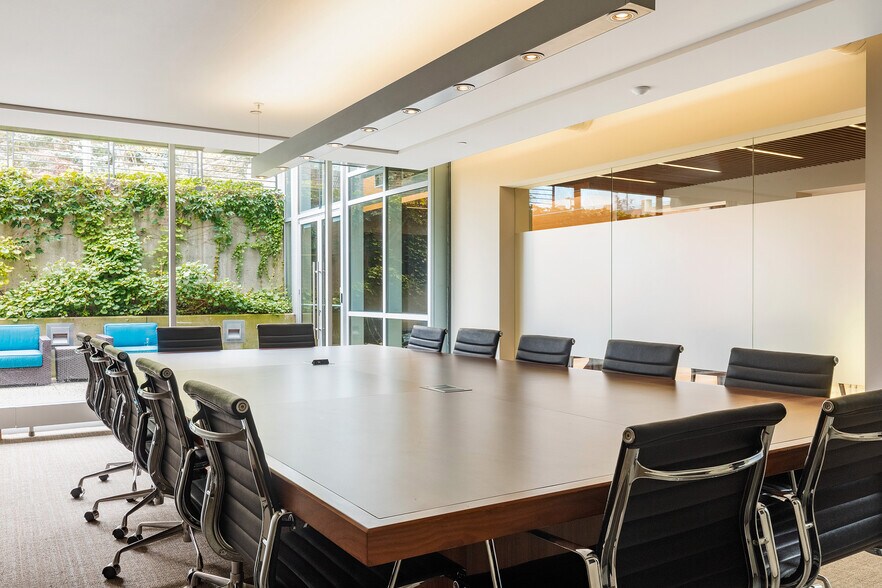 More Photos Of 550 W Merrill St, Birmingham Office For Lease