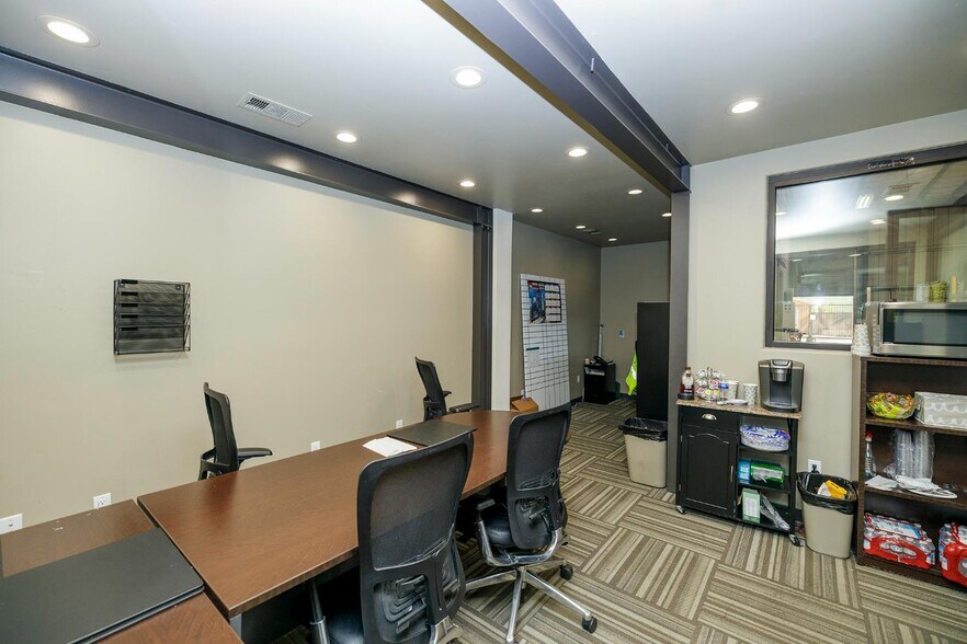 More Photos Of 213 C St, Turlock Warehouse For Sale