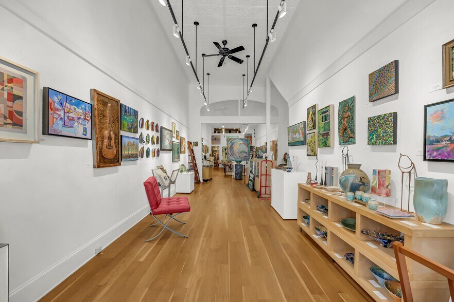 More Photos Of 271 N Front St, Wilmington General Retail For Sale