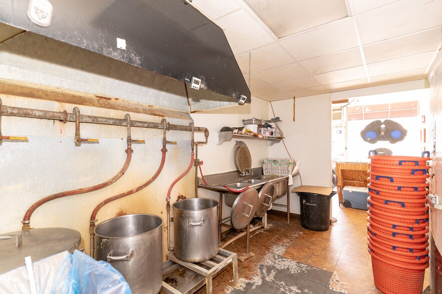 More Photos Of 6320 Windsor Mill Rd, Gwynn Oak Storefront Retail Office For Sale